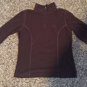 Brown North Face fitted pullover.