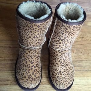 Cheetah/Leopard Print UGG Boots