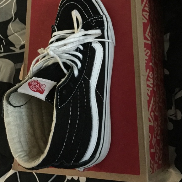 Vans - Picture 2 of 4