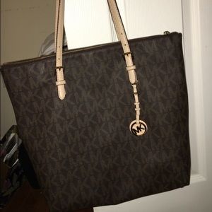 Michael Kors Signature tote (brown, logo)