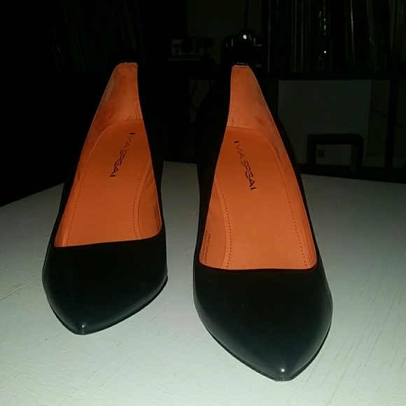 Via spiga black pointed pumps size 8.5