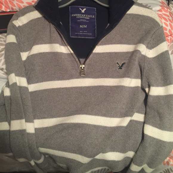 American Eagle Sweater