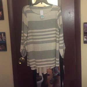 Striped fan back top.