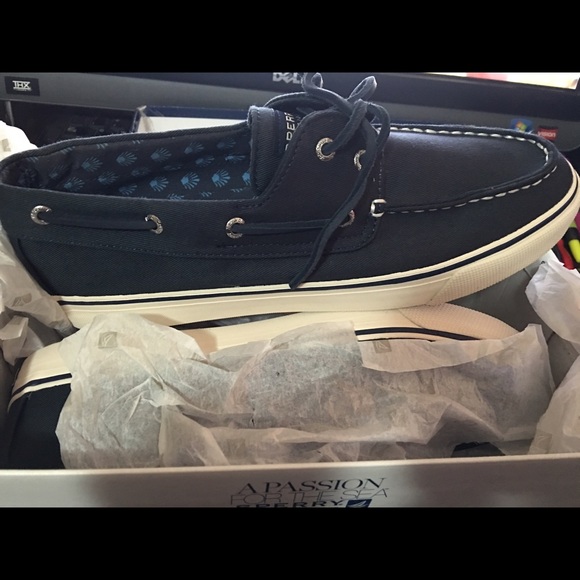 Sperry Shoes - Brand New Bahama Navy Women's Sperry's in Size 9