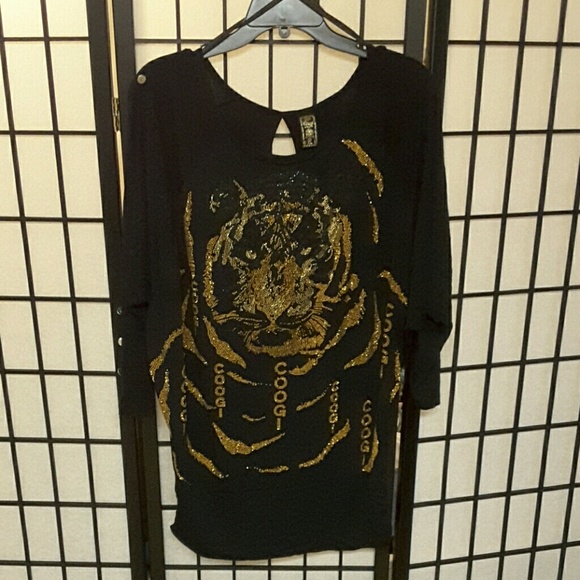 Coogi cold shoulder tunic top