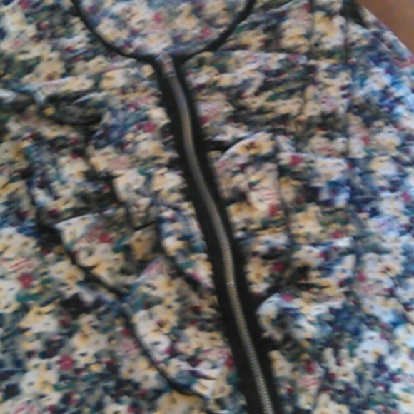 Floral spaghetti strap top and necklace - Picture 3 of 3