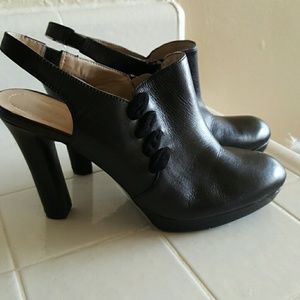 Heeled opened  booties
