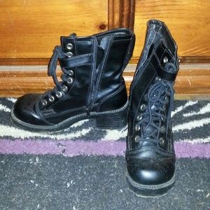 Combat boots