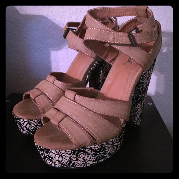 Chunky basket strappy summer heels