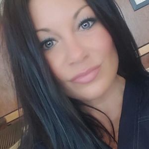 Meet your Posher, Elaine