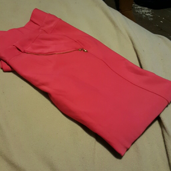 hot pink pants