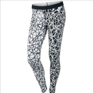 Black and white print Nike legging gym pants