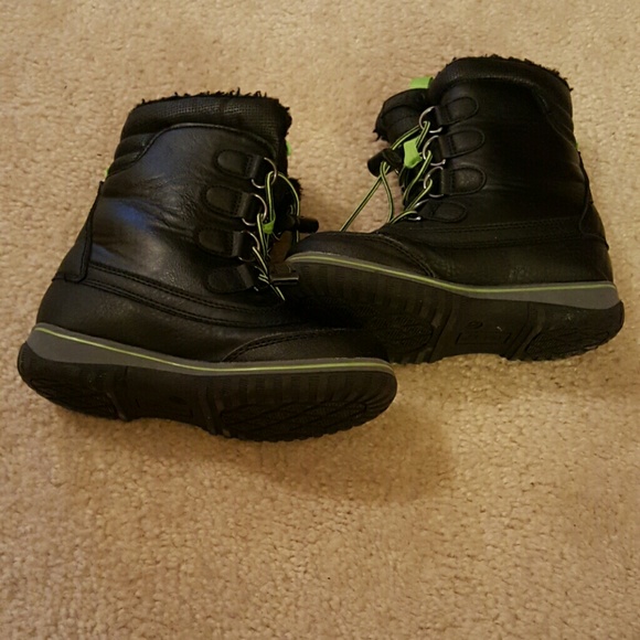 *SOLD * Boy's size 12 totes winter boots - Picture 3 of 4