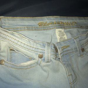 Skinny jeans. Size 1. Used, but in good condition