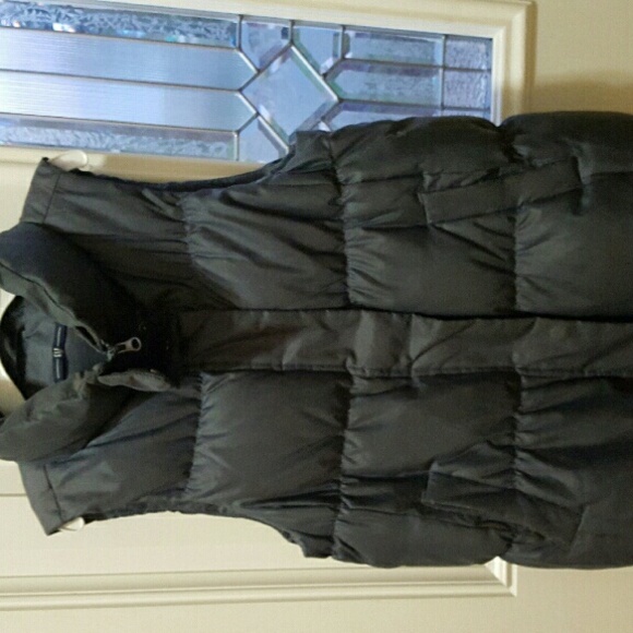 Gap maternity puffer vest