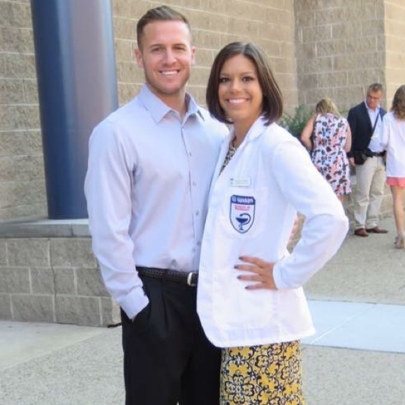 Meet your Posher, Nichole - Picture 2 of 4