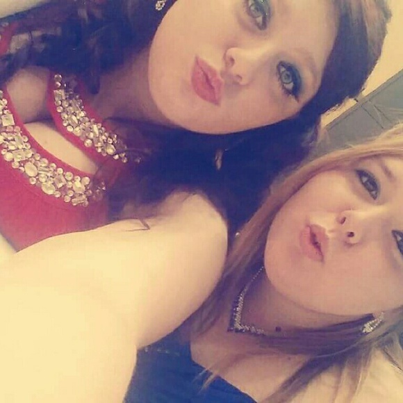 Homecoming/prom dresses - Picture 4 of 4