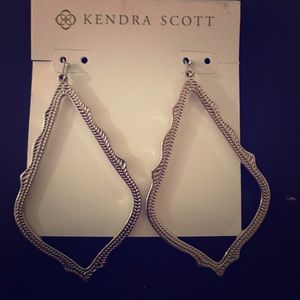 Kendra Scott Sophee drop earrings in silver