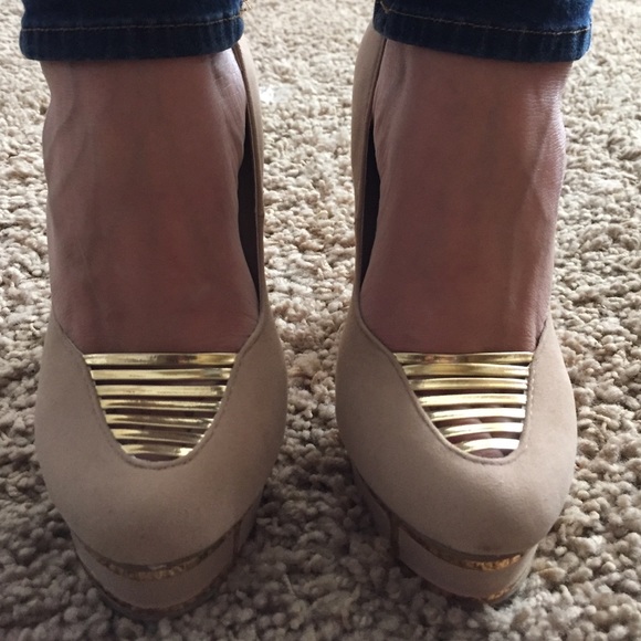 Fuax suede nude and gold heel