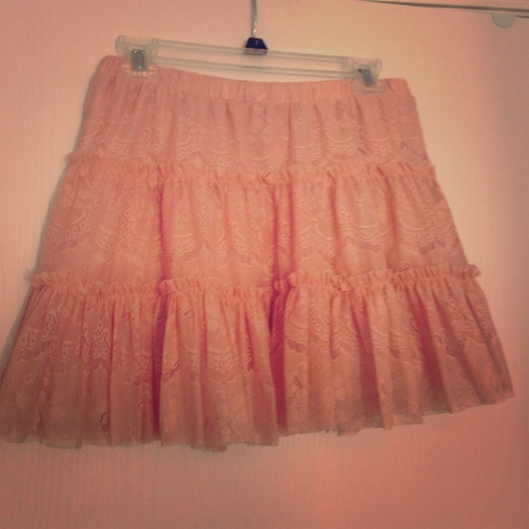 Mini tiered lace skirt
