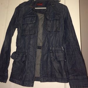 💎 Chic Denim Jacket 💎