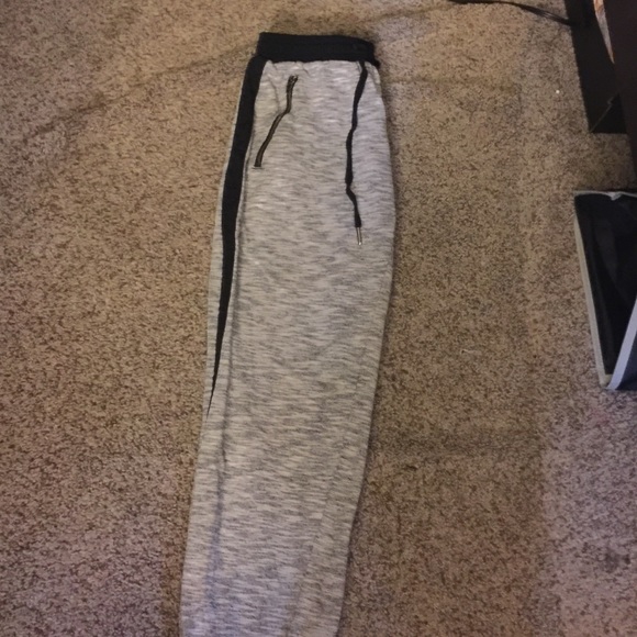 Converse one star joggers. - Picture 2 of 3
