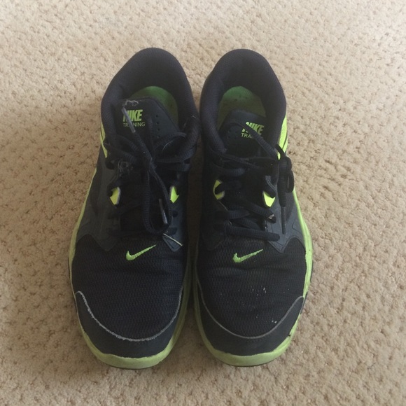 Nike Shoes - Nike black tennis shoes 7 youth or womens 8.5