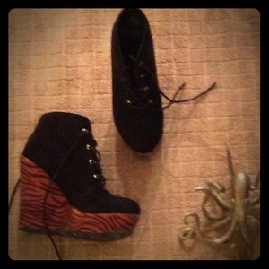 Fun wedge boots