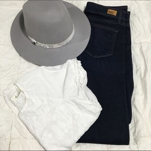 ❌SOLD❌White embroidered top