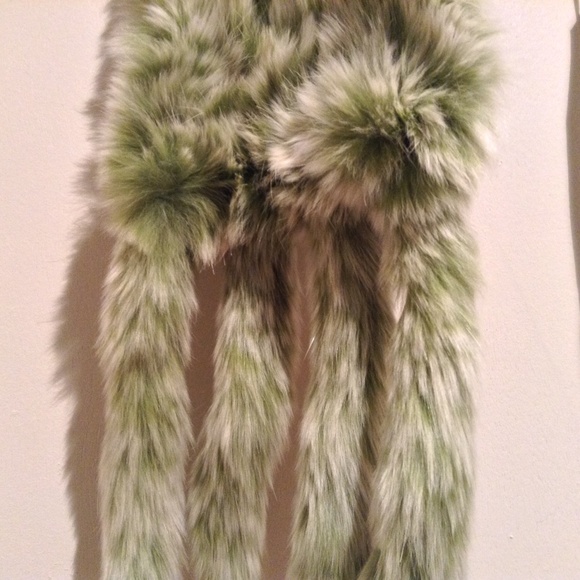 Accessory. - Picture 3 of 3