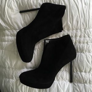 Stewart Weitzman Nail heel Booties