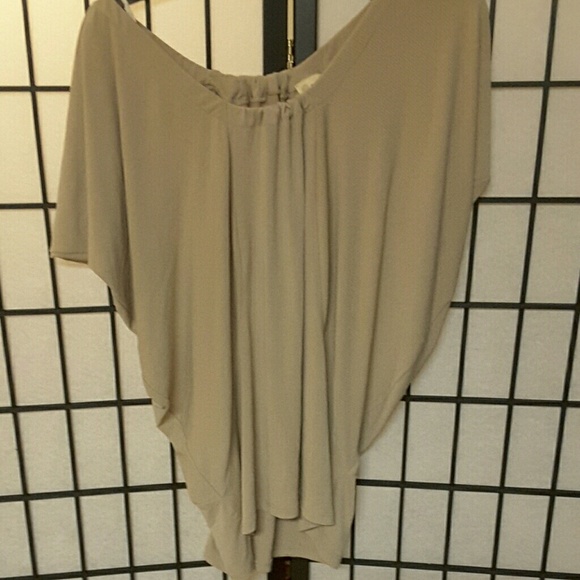 Tan batwing top