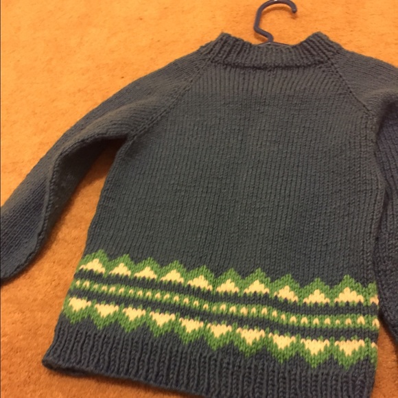 Hand knit sweater like new