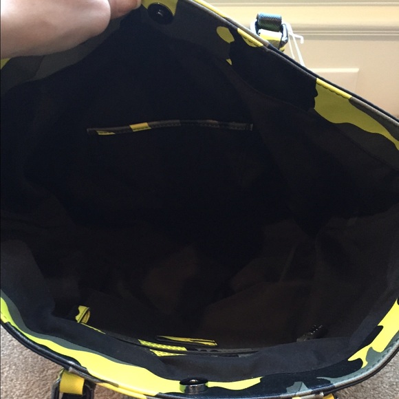 Gianni Bini large purse Clear out sale 💫💫 - Picture 3 of 3