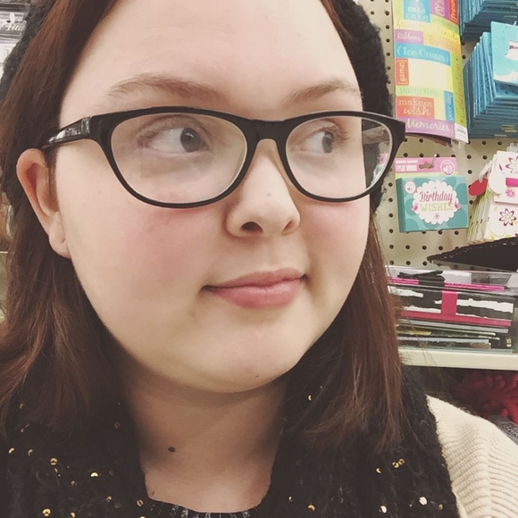 Meet your Posher, Lainey - Picture 1 of 1