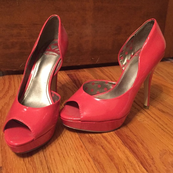 Fergalicious patent peep toe pump