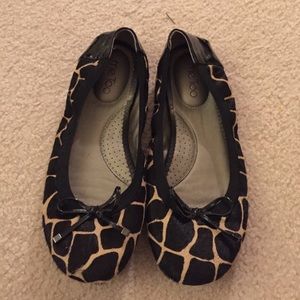 Me Too giraffe patterned flats