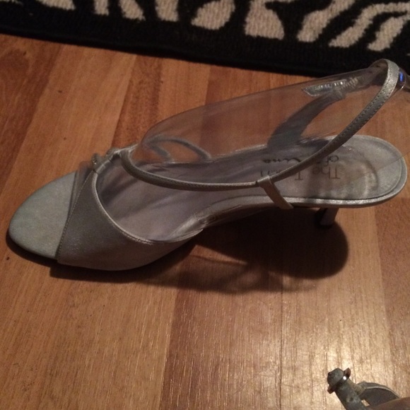 Heels - Picture 4 of 4