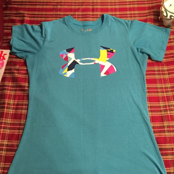 Under Armour Tops - Athletic  T- shirt