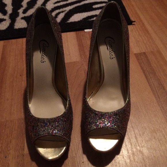 Heels - Picture 4 of 4