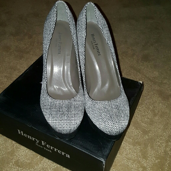 Platform High Heels - Picture 3 of 4