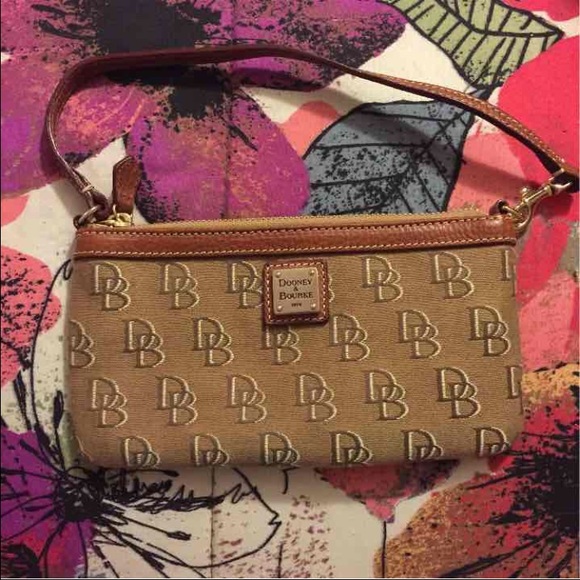 Dooney & Bourke wristlet