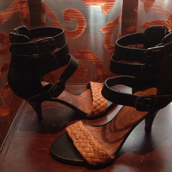 Gladiator sandal opened toe pump by Sam Edelman