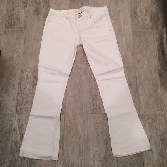 White denim, regular length jeans