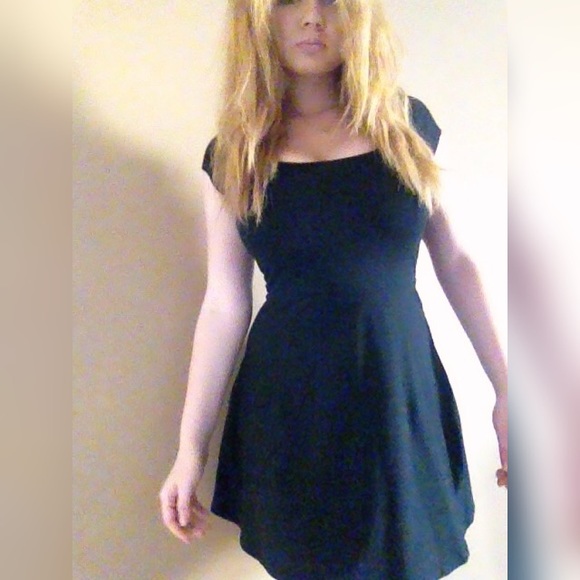 AMERICAN EAGLE OUTFITTERS LITTLE BLACK DRESS 💋