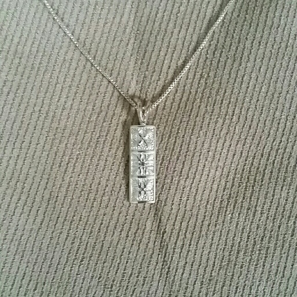 Silver hawaiian quilt design necklace