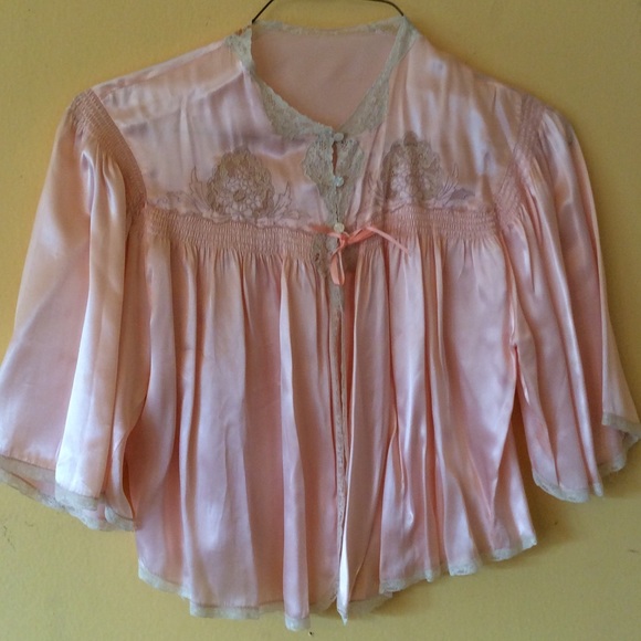 PRICE DROP vintage Pale Pink/Lace Bed Jacket.   15