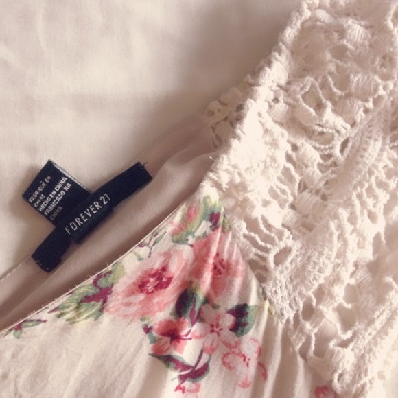 FOREVER 21 FLORAL DRESS WITH LACE SLEEVES ❤️💋 - Picture 3 of 3