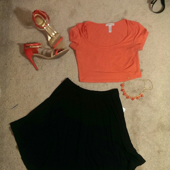 NWOT Coarl Crop Top