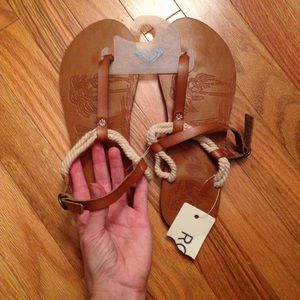 NWT Roxy rope sandals tan sz 8 (also 7 & 9)